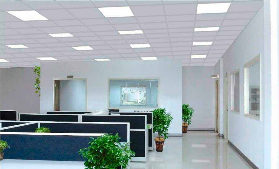 Paneles LED en techos de escayola para superficies comerciales